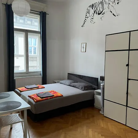 אכסניה Boomerang *