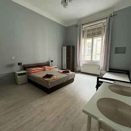 אכסניה Boomerang *