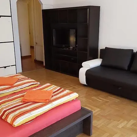 Boomerang אכסניה *