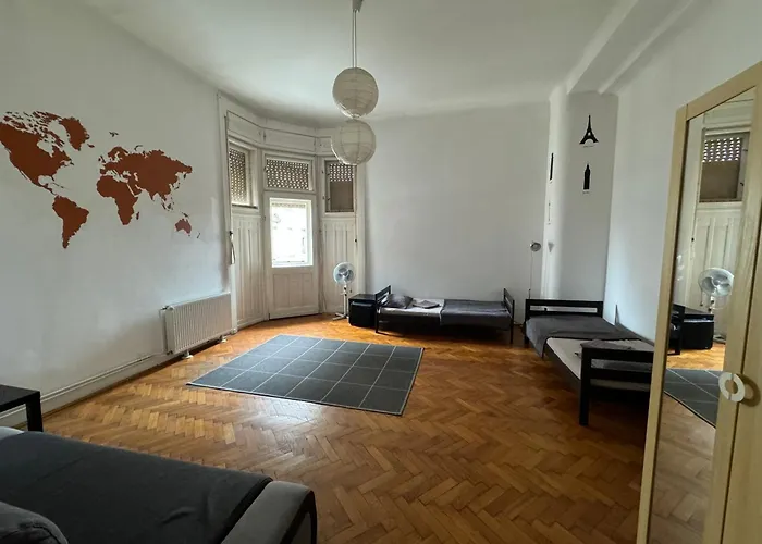 호스텔 부메랑 *